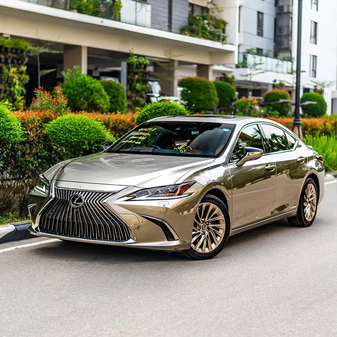 Front view of  Lexus 2020 in Titanium Grey