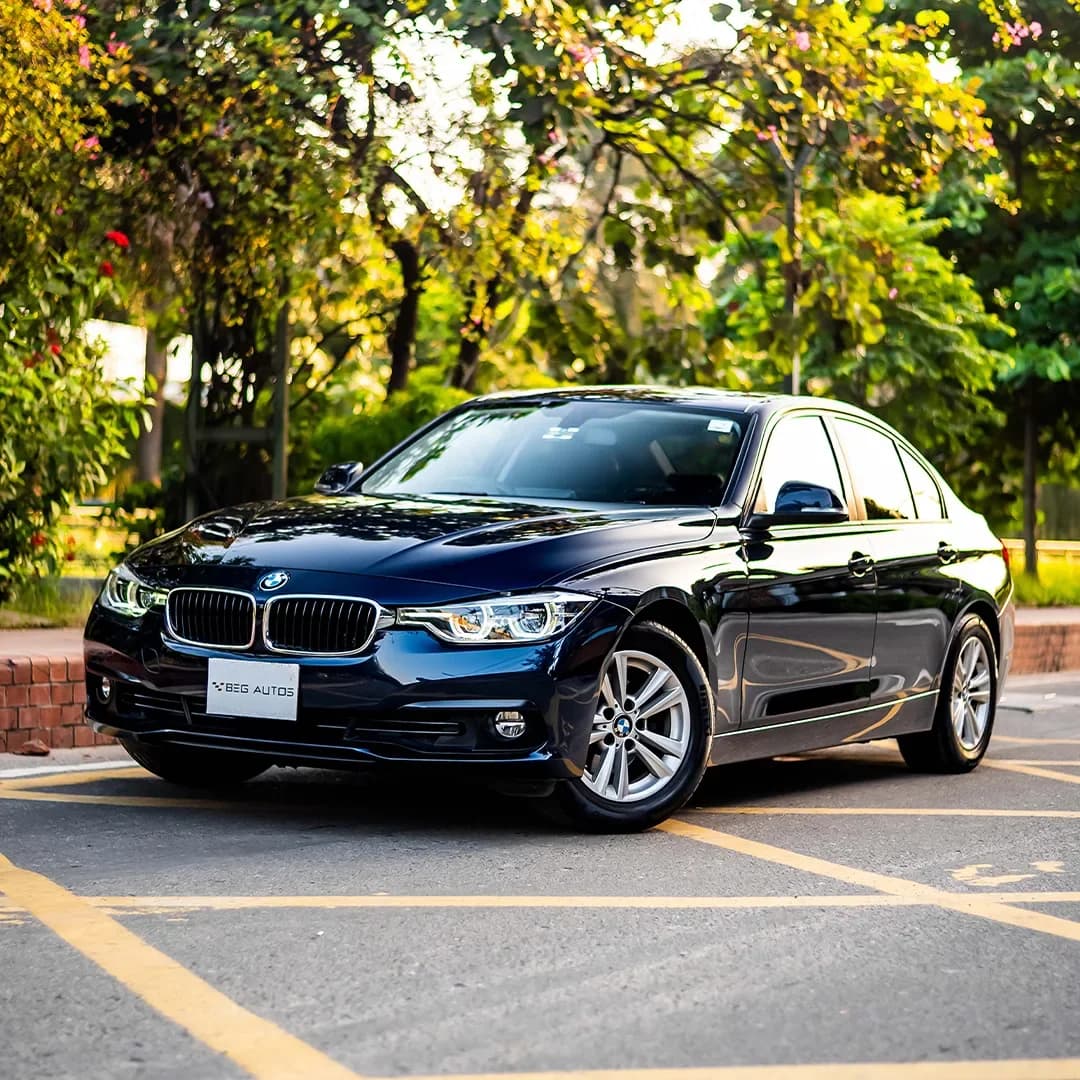 Front view of 2017 BMW 2016 in Blue
