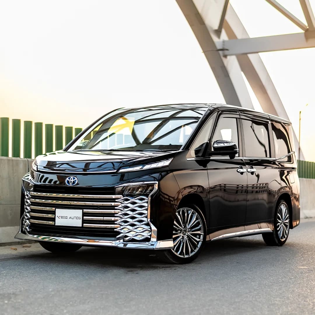 Front view of  Toyota 2022 in Black