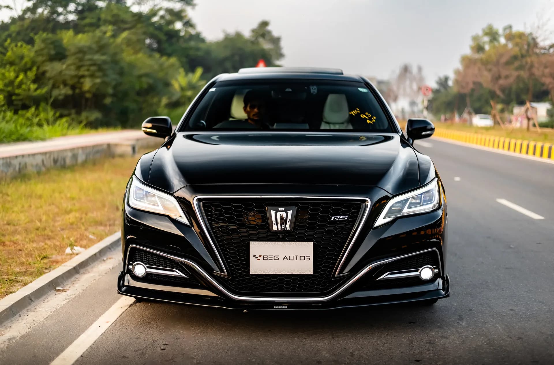 Toyota Crown RS