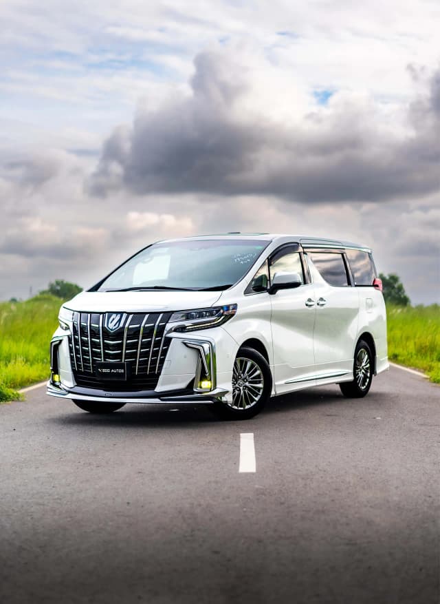 Toyota Alphard Executive Lounge