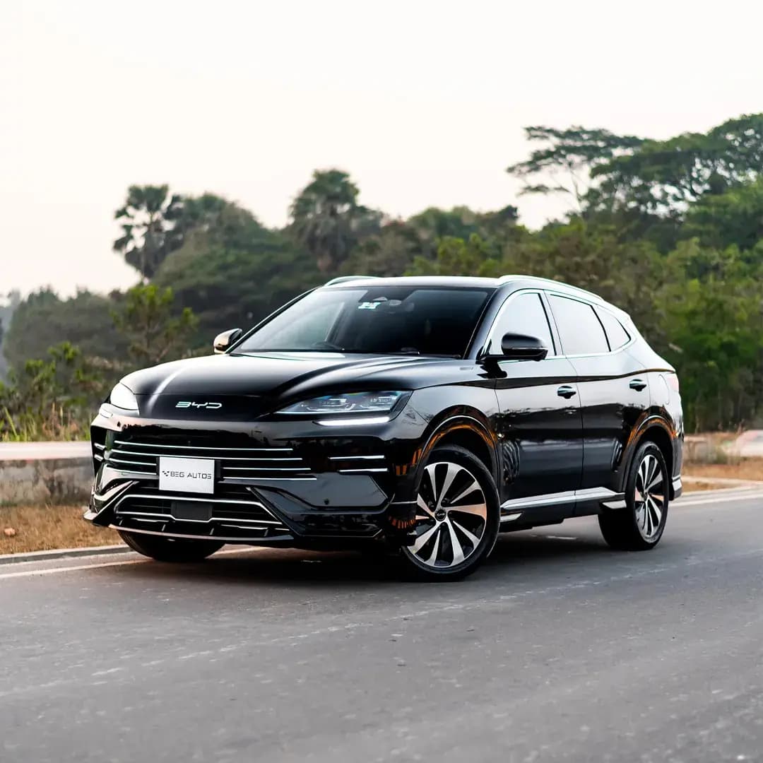 Front view of 2025 BYD 2024 in Black