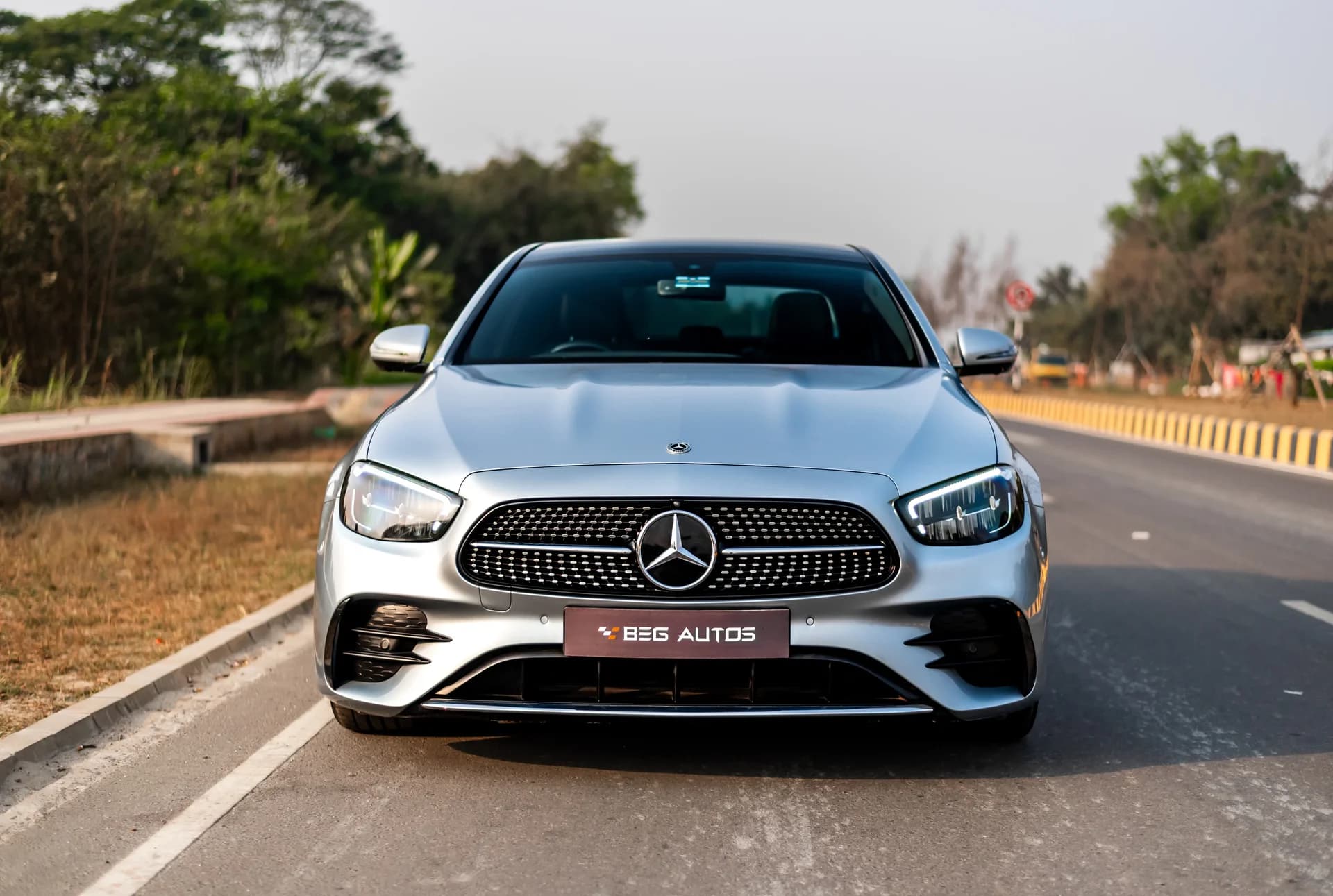 Mercedes-Benz E200
