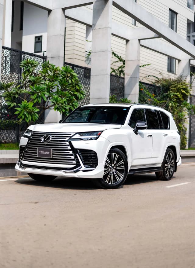 Lexus  LX 600