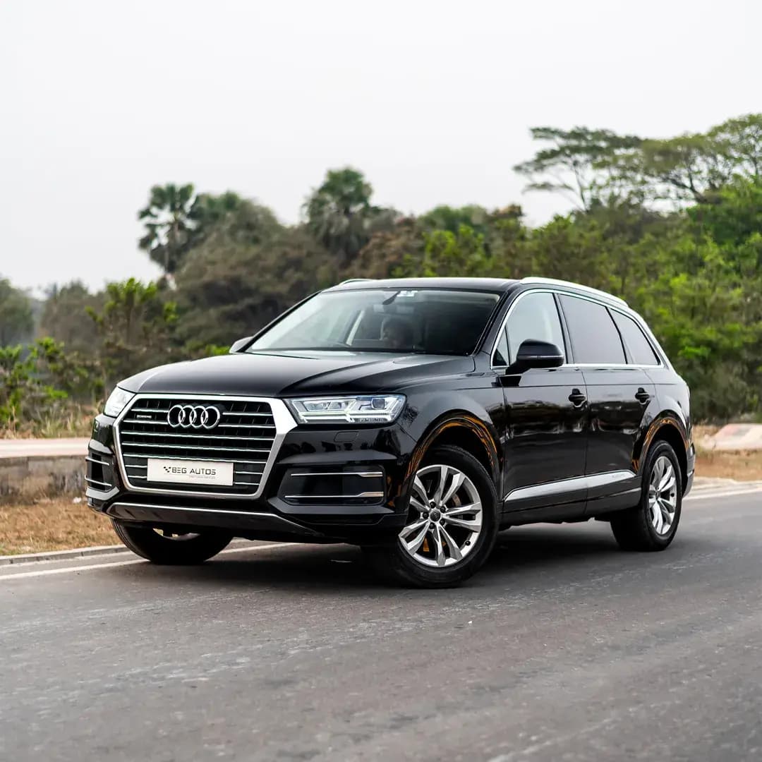 Front view of 2018 Audi 2017 in Black