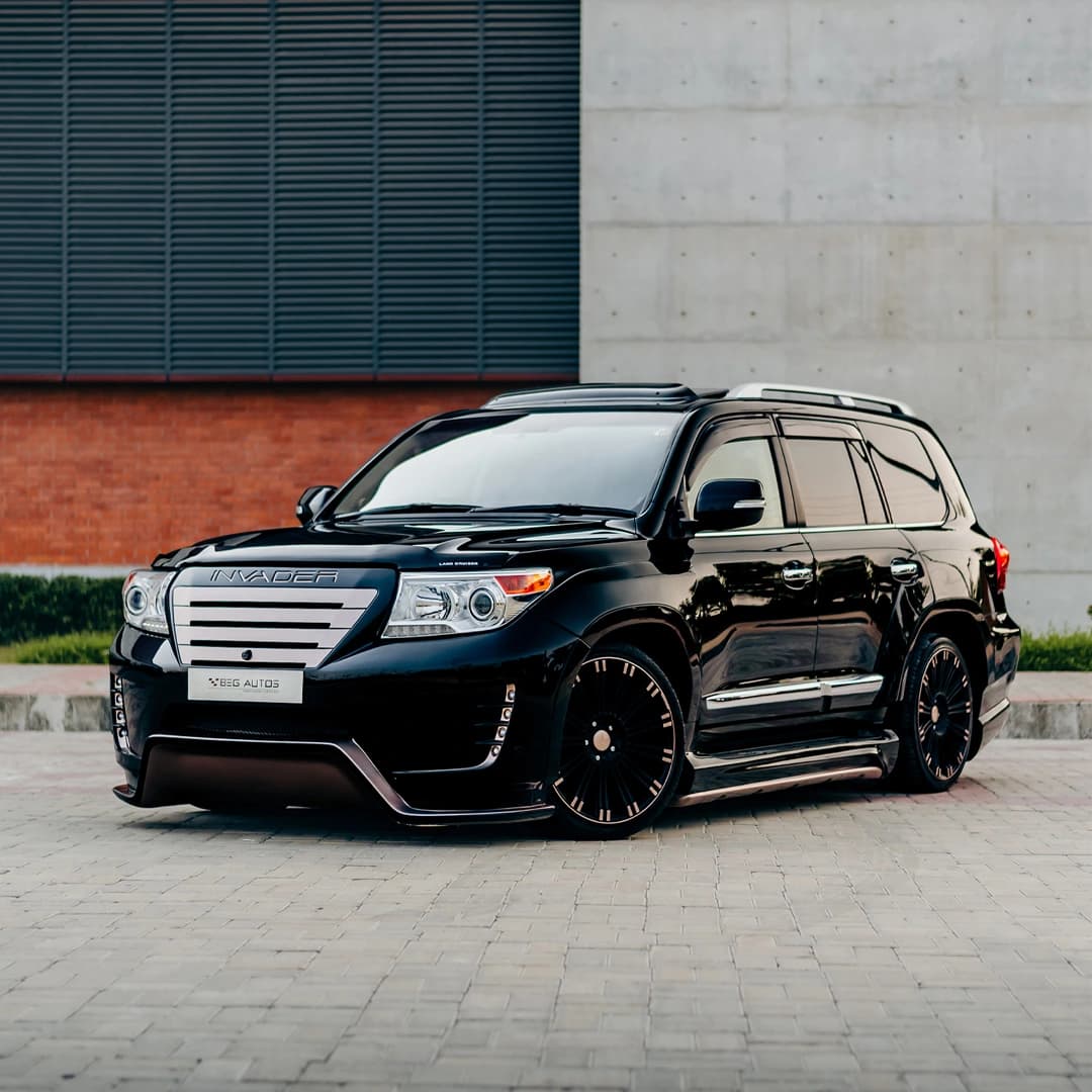 View of Toyota 2013 in Black