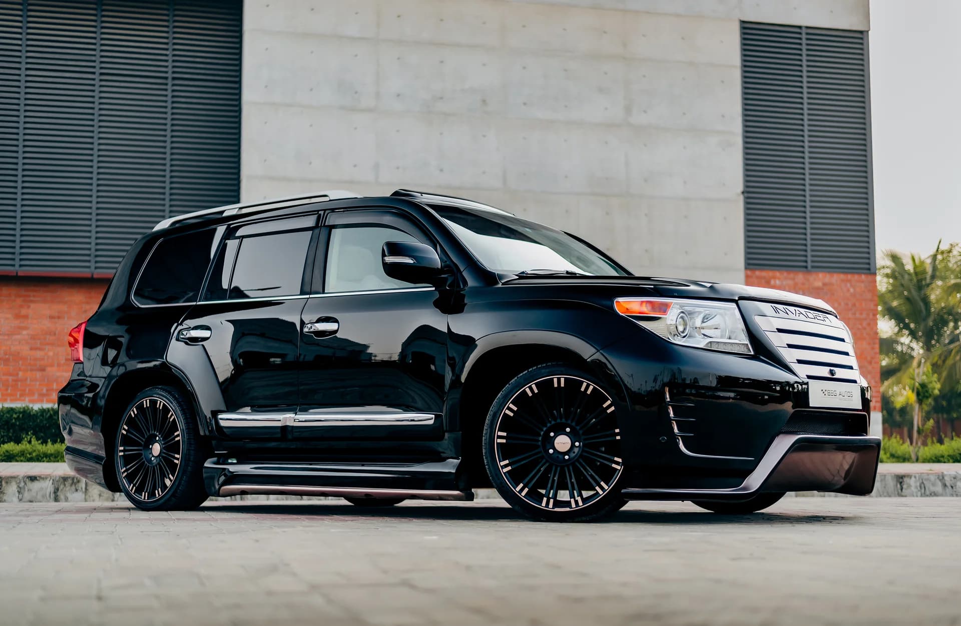 View of Toyota 2013 in Black