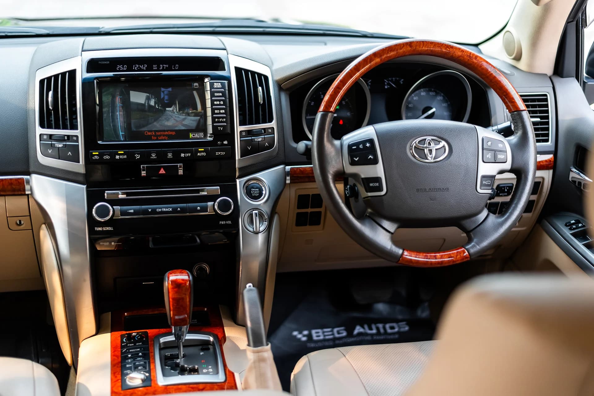 View of Toyota 2013 in Black