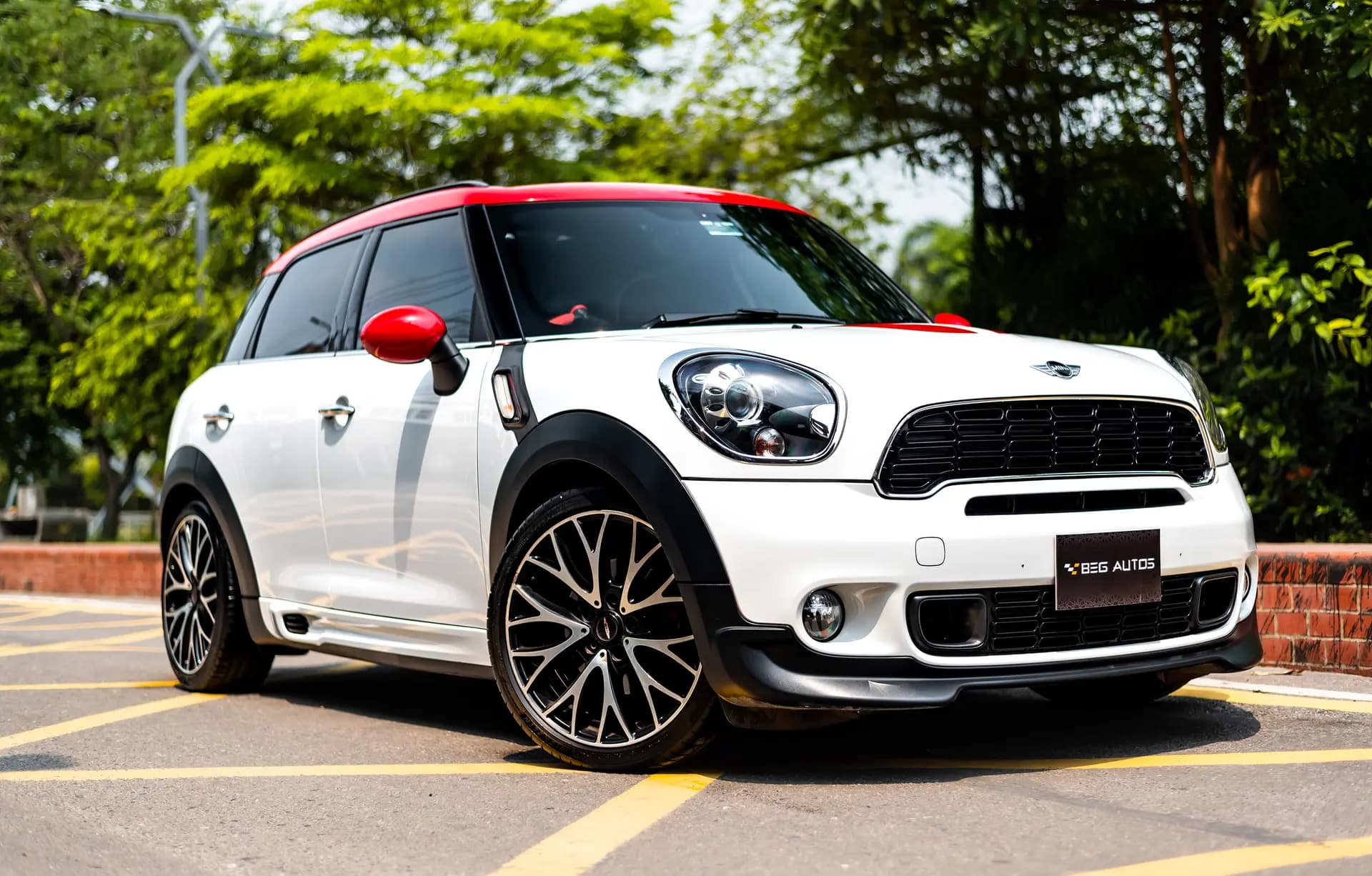 View of 2017 Mini Copper 2014 in White