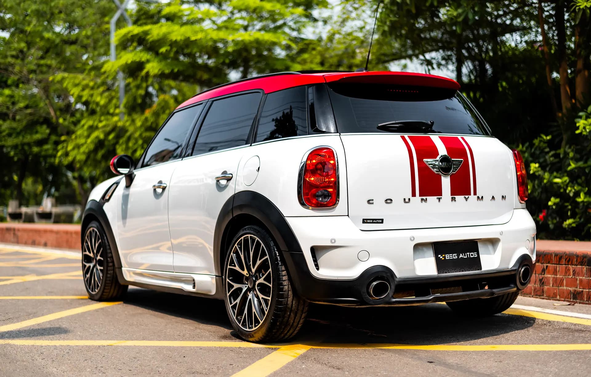 View of 2017 Mini Copper 2014 in White