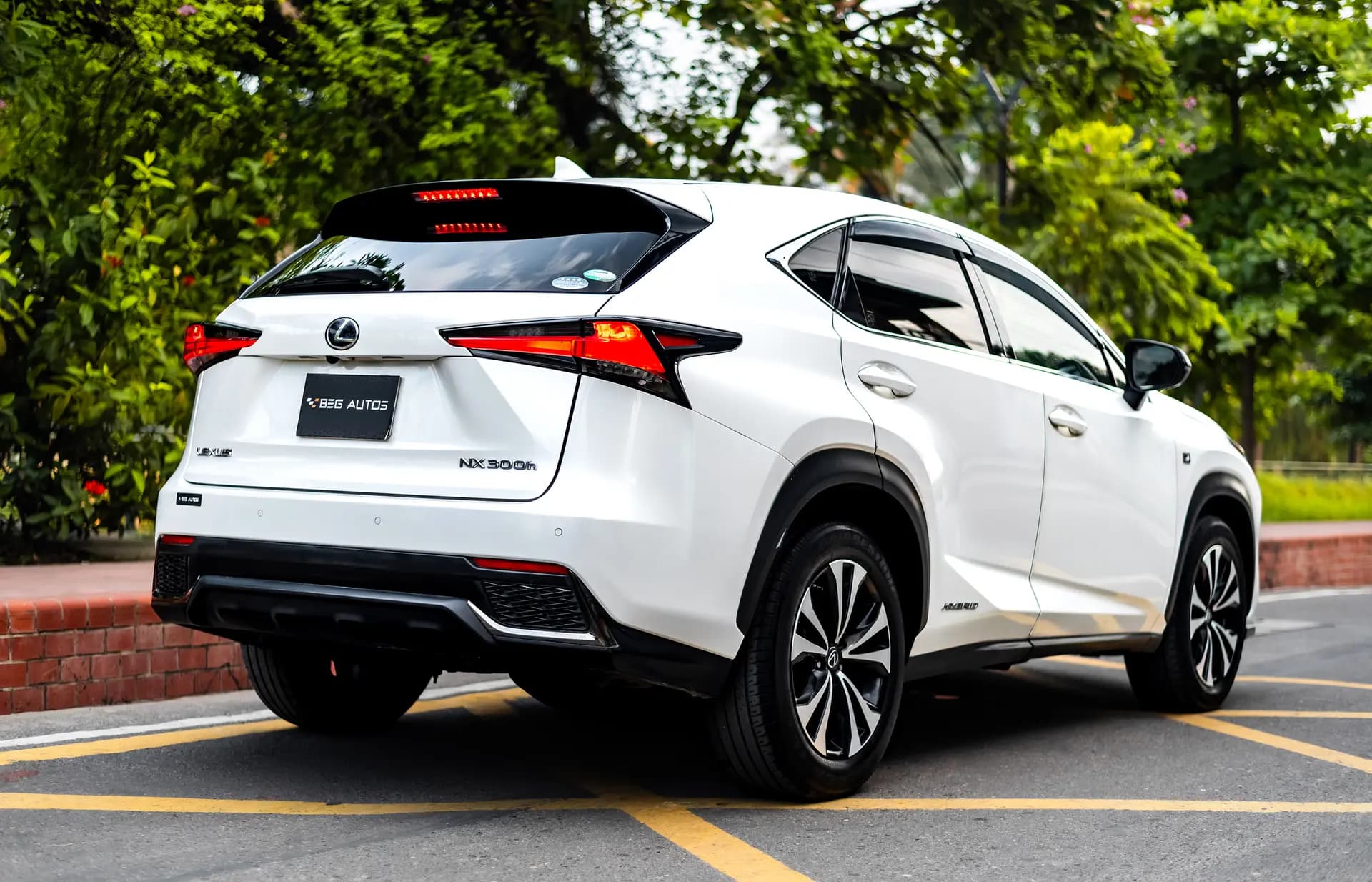 View of 2024 Lexus 2018 in White