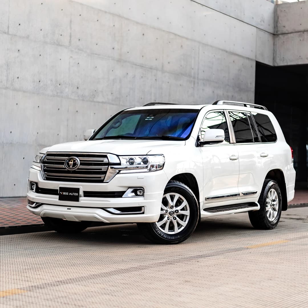View of 2017 Toyota 2016 in Pearl