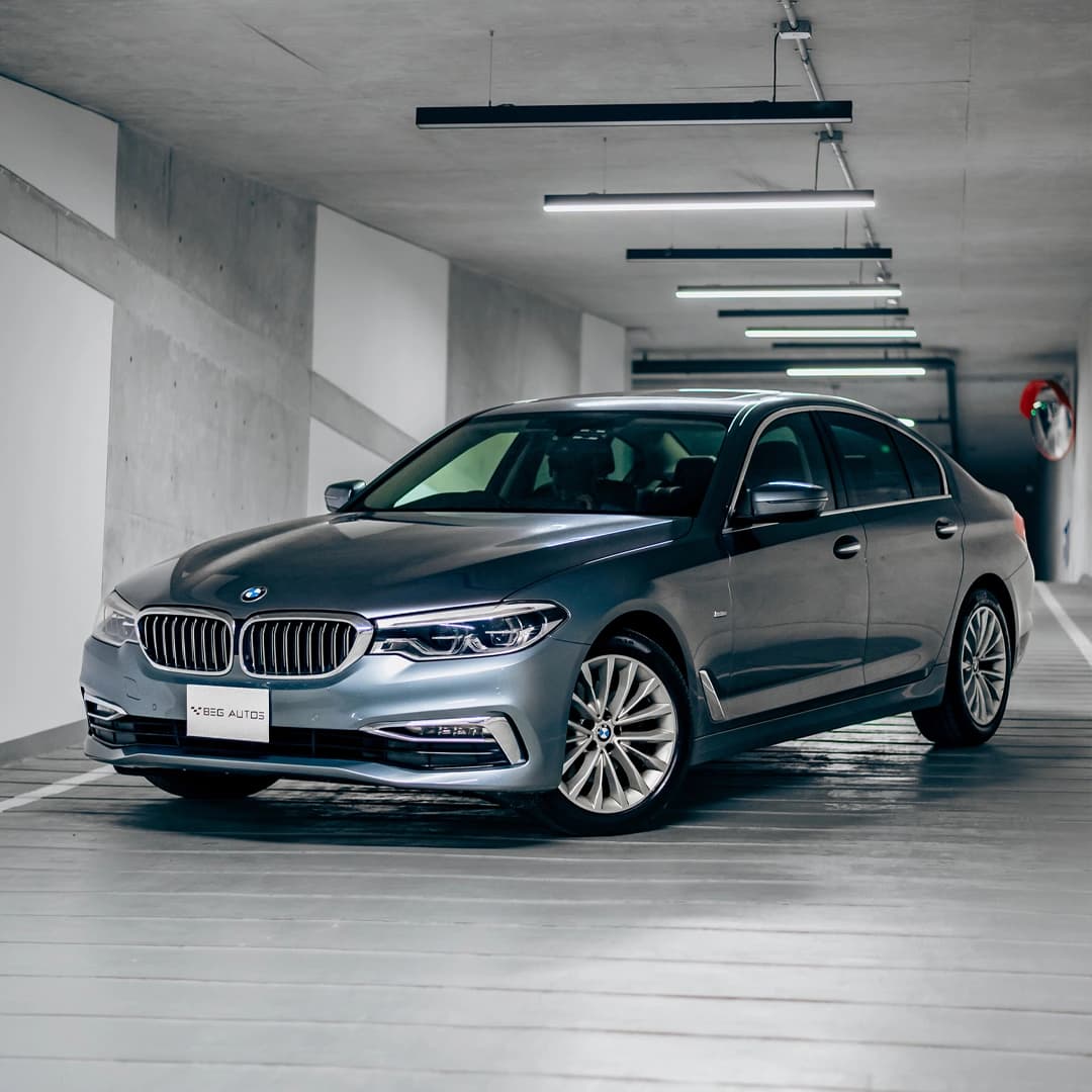 View of 2019 BMW 2018 in Grey