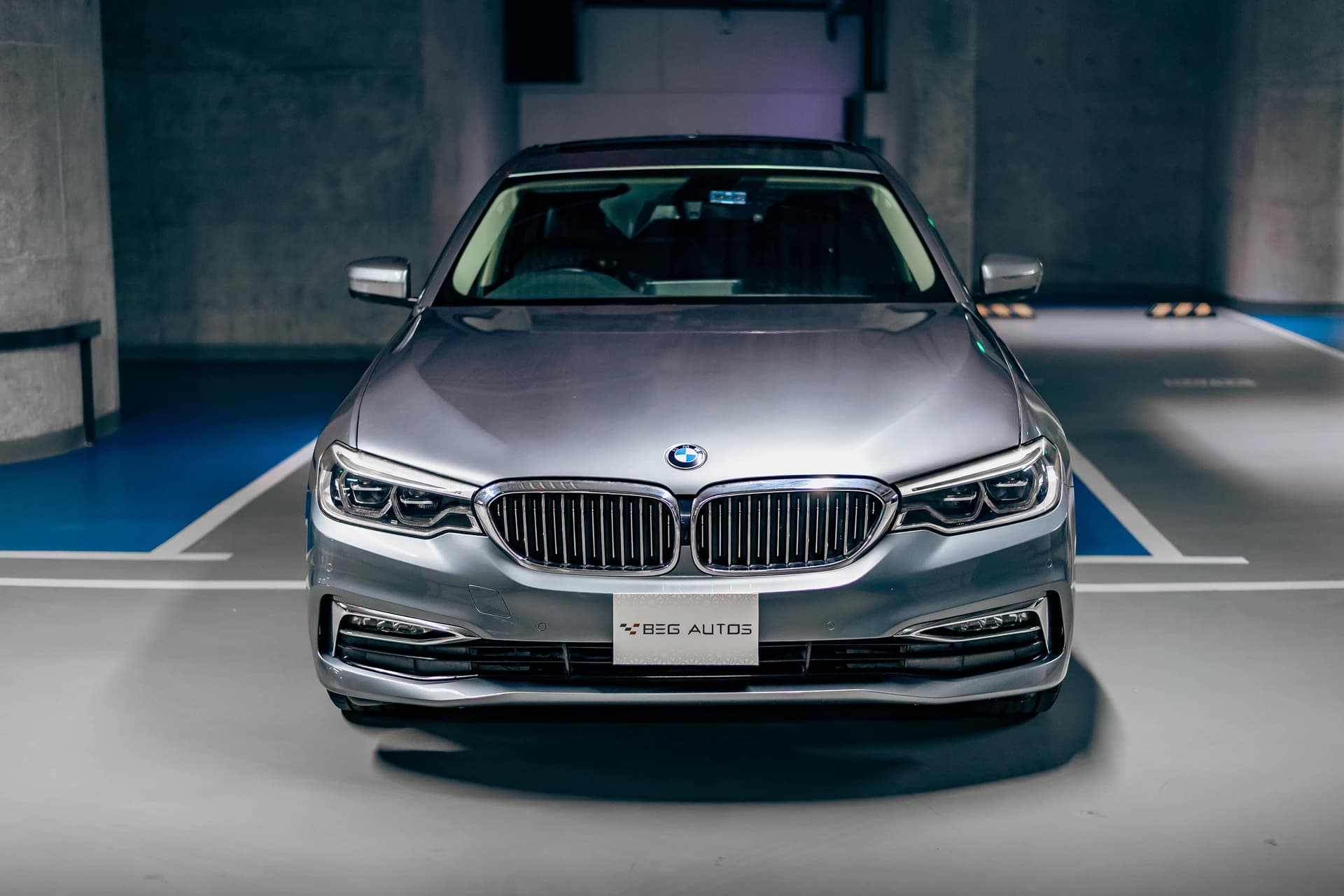 View of 2019 BMW 2018 in Grey