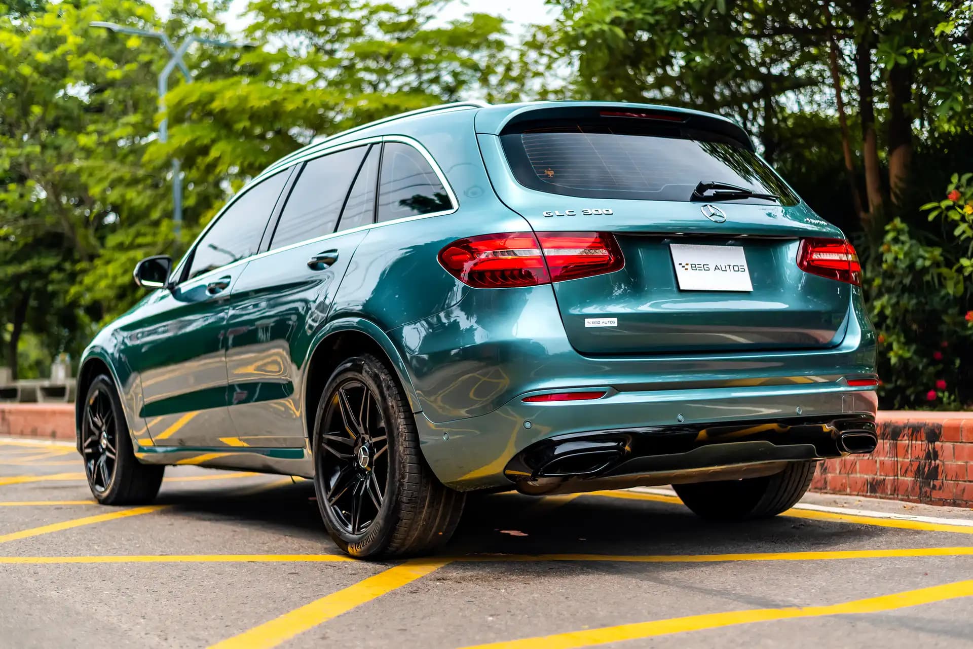View of 2016 Mercedes-Benz 2016 in Green