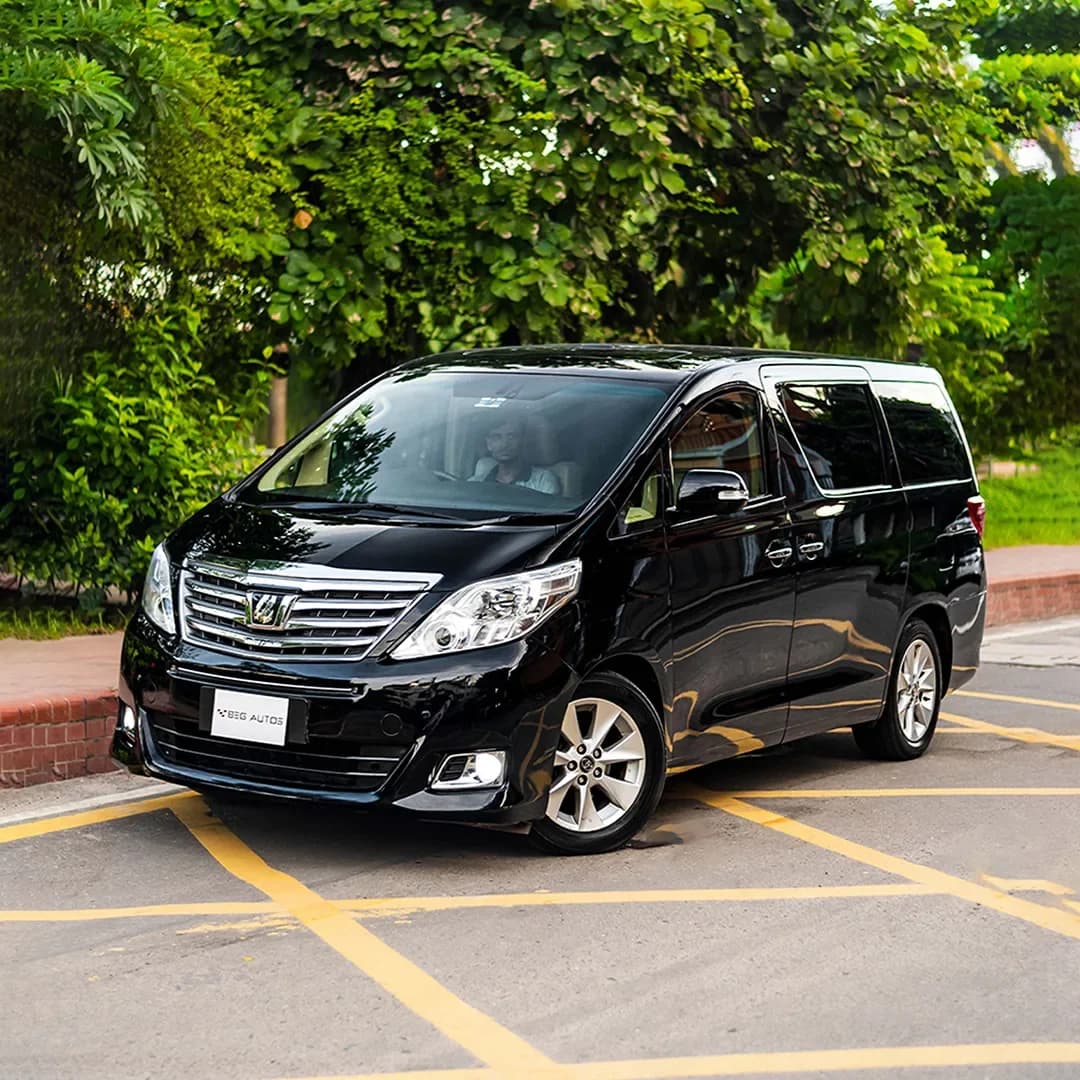 Front view of 2016 Toyota 2014 in Black
