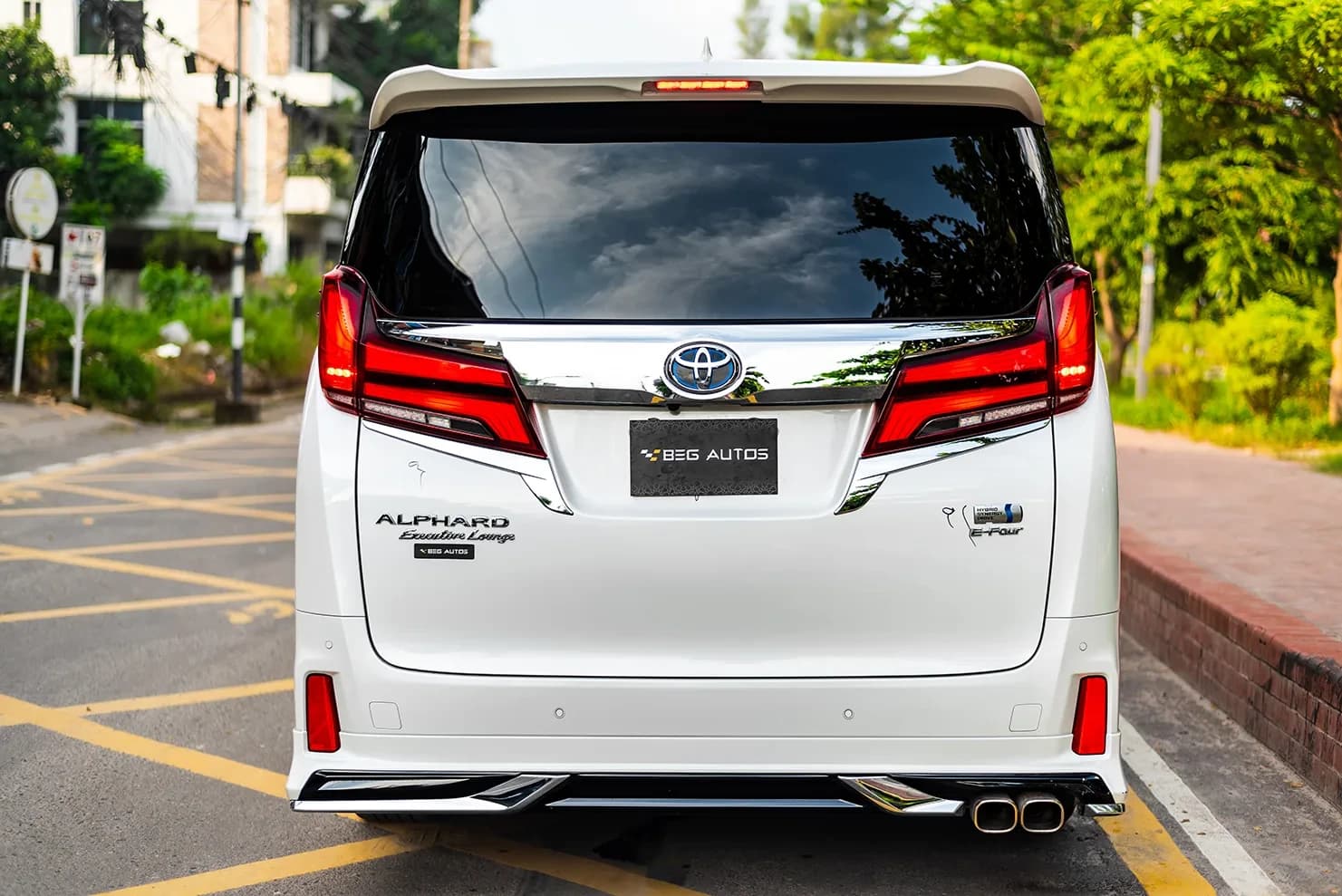 Toyota Alphard Executive Lounge
