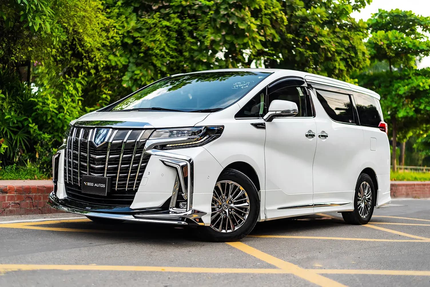 Toyota Alphard Executive Lounge