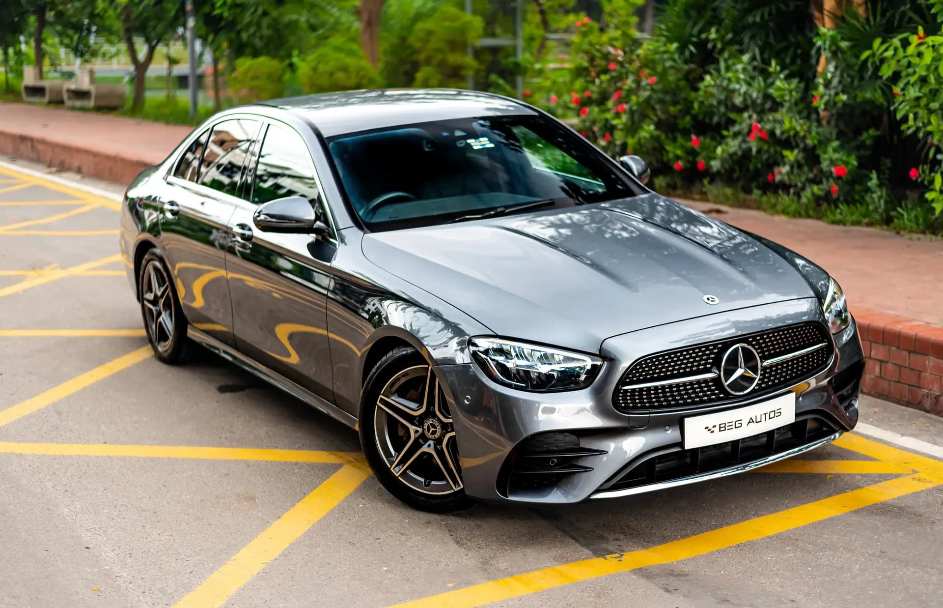 Mercedes-Benz E200