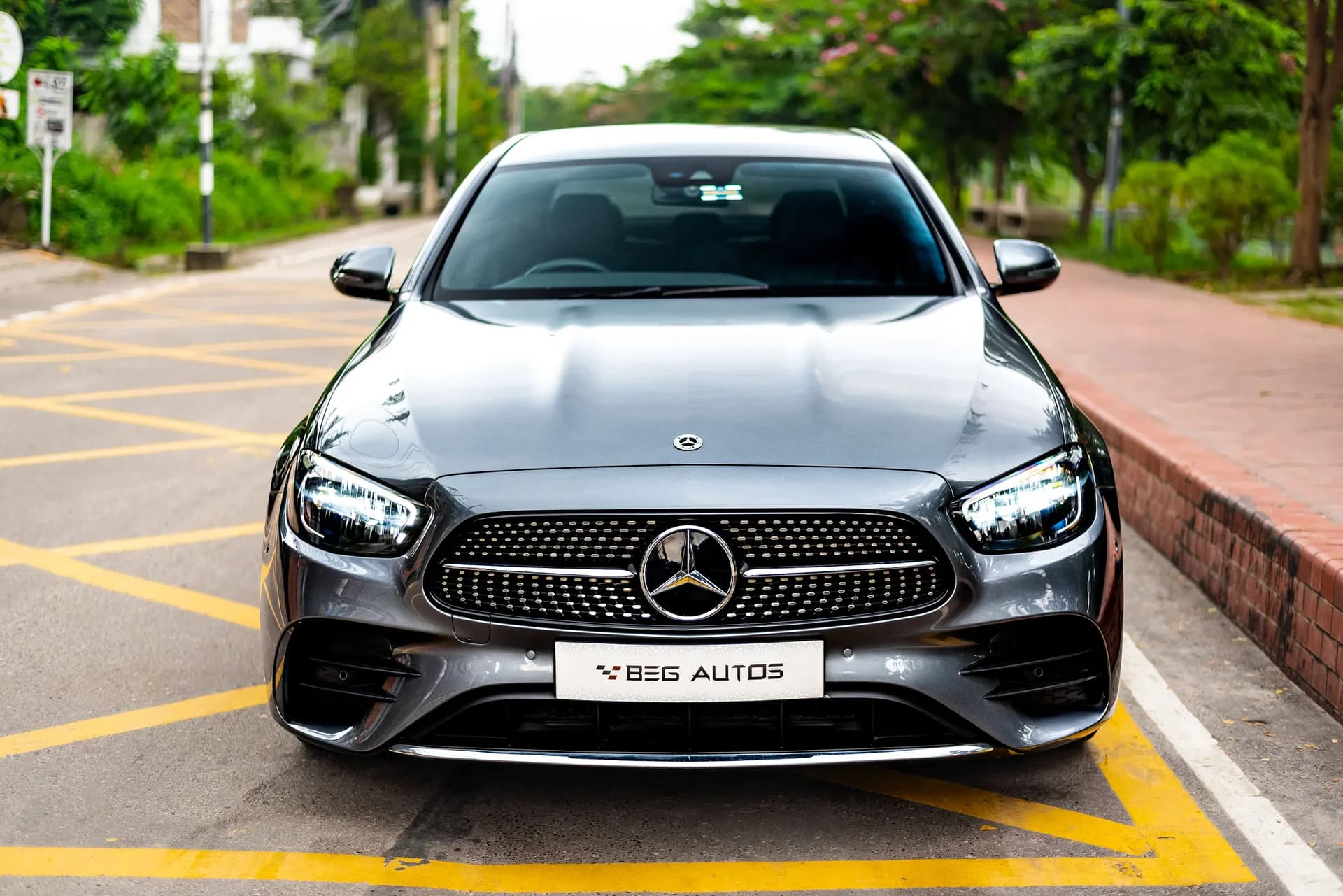 Mercedes-Benz E200