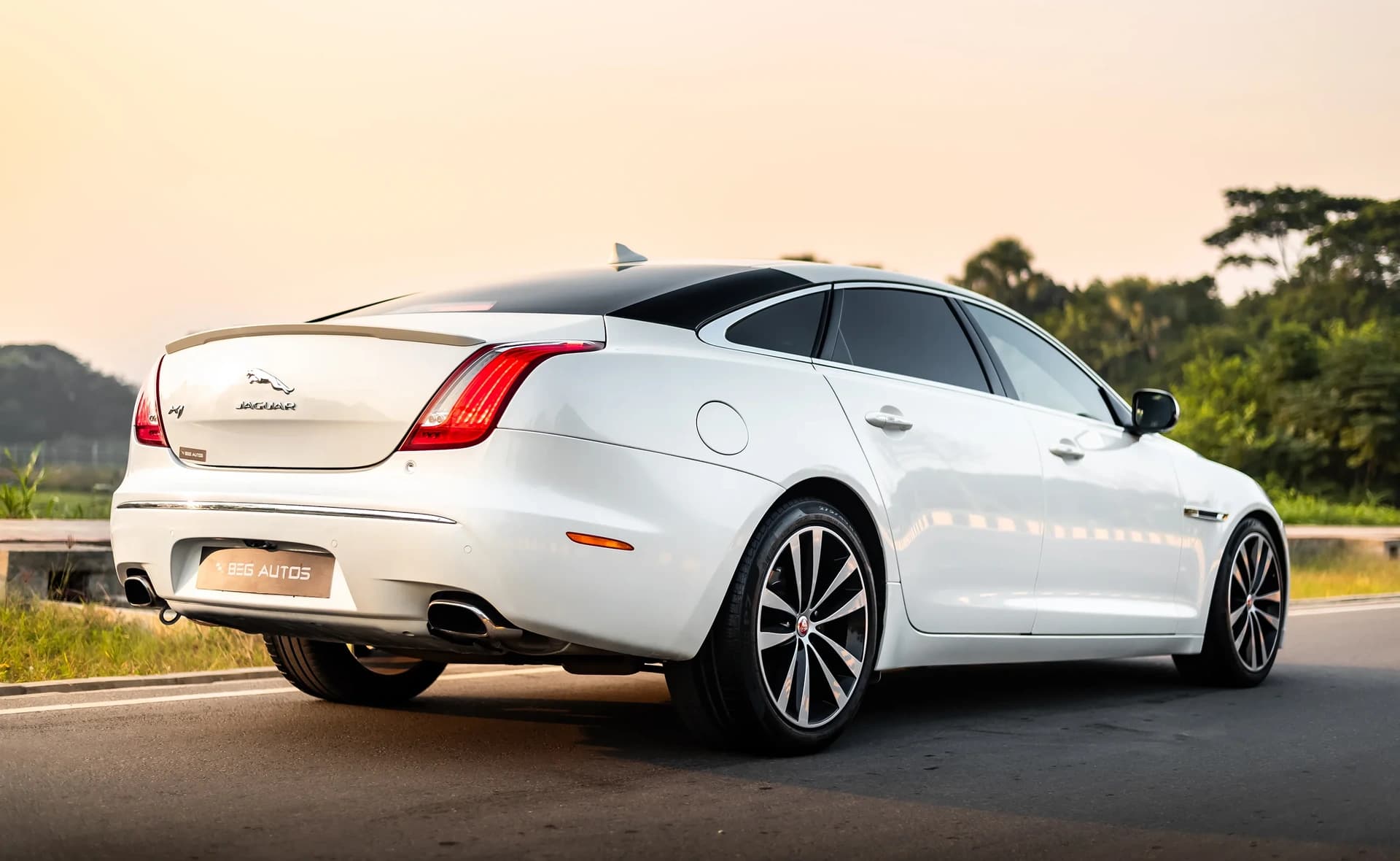 Jaguar XJL