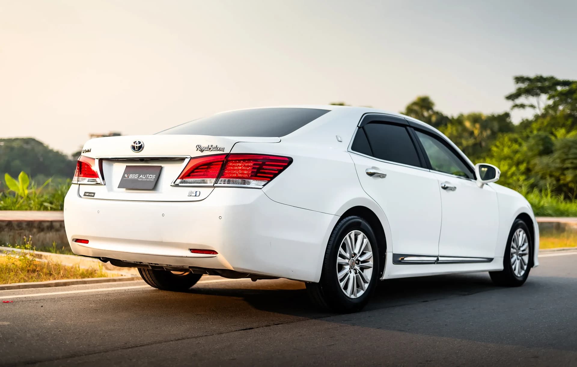 Toyota Crown Royal Saloon
