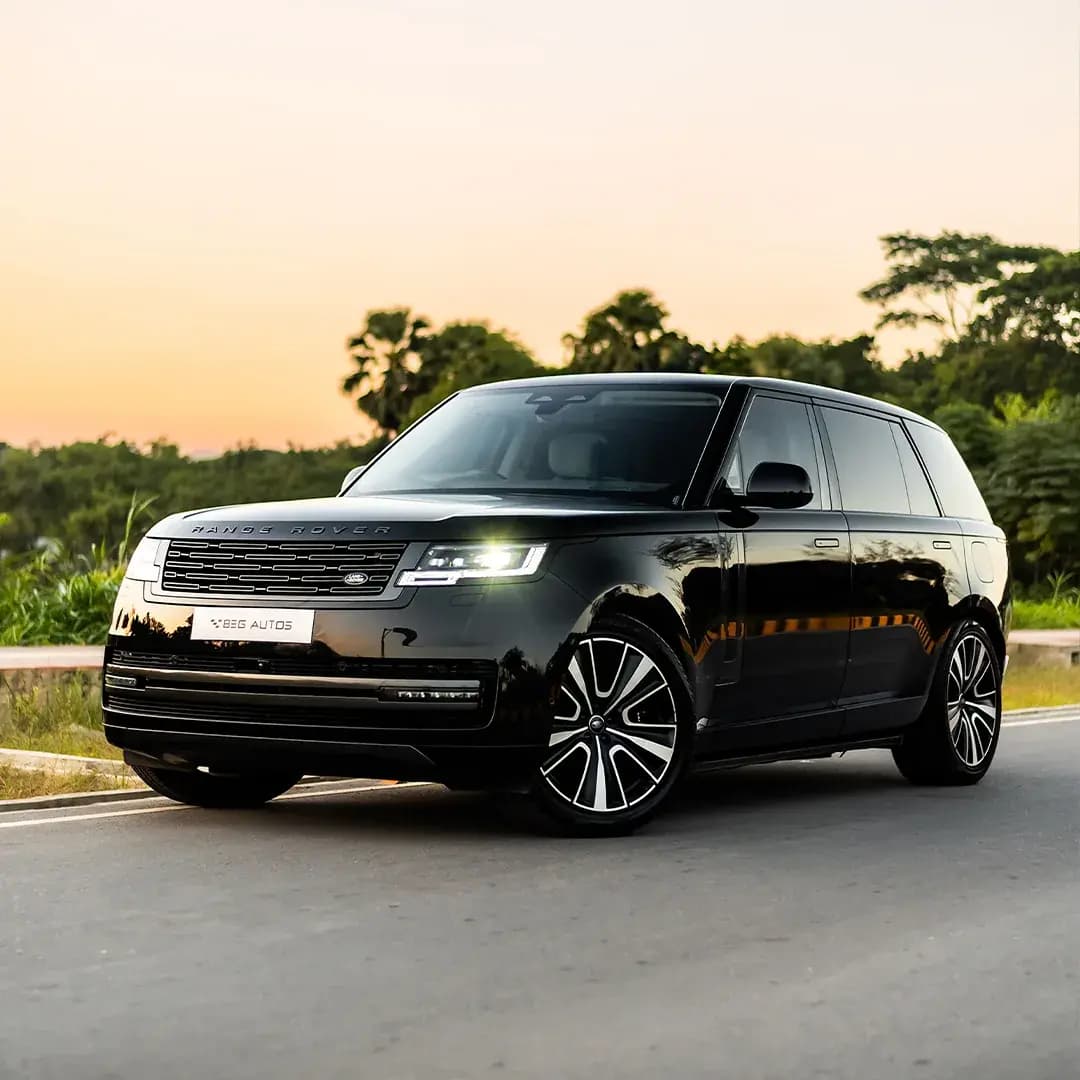 Front view of Land Rover 2024 in Black