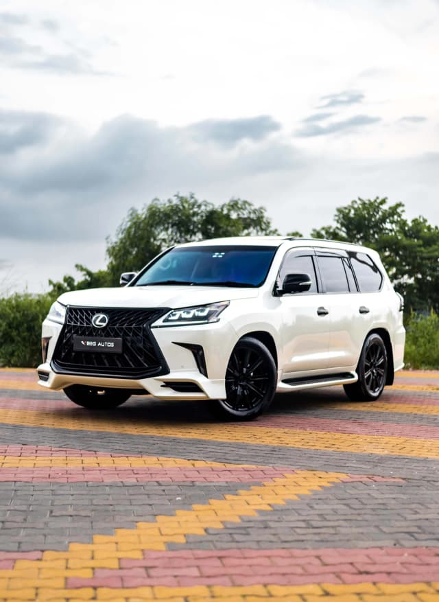 Lexus LX 570s
