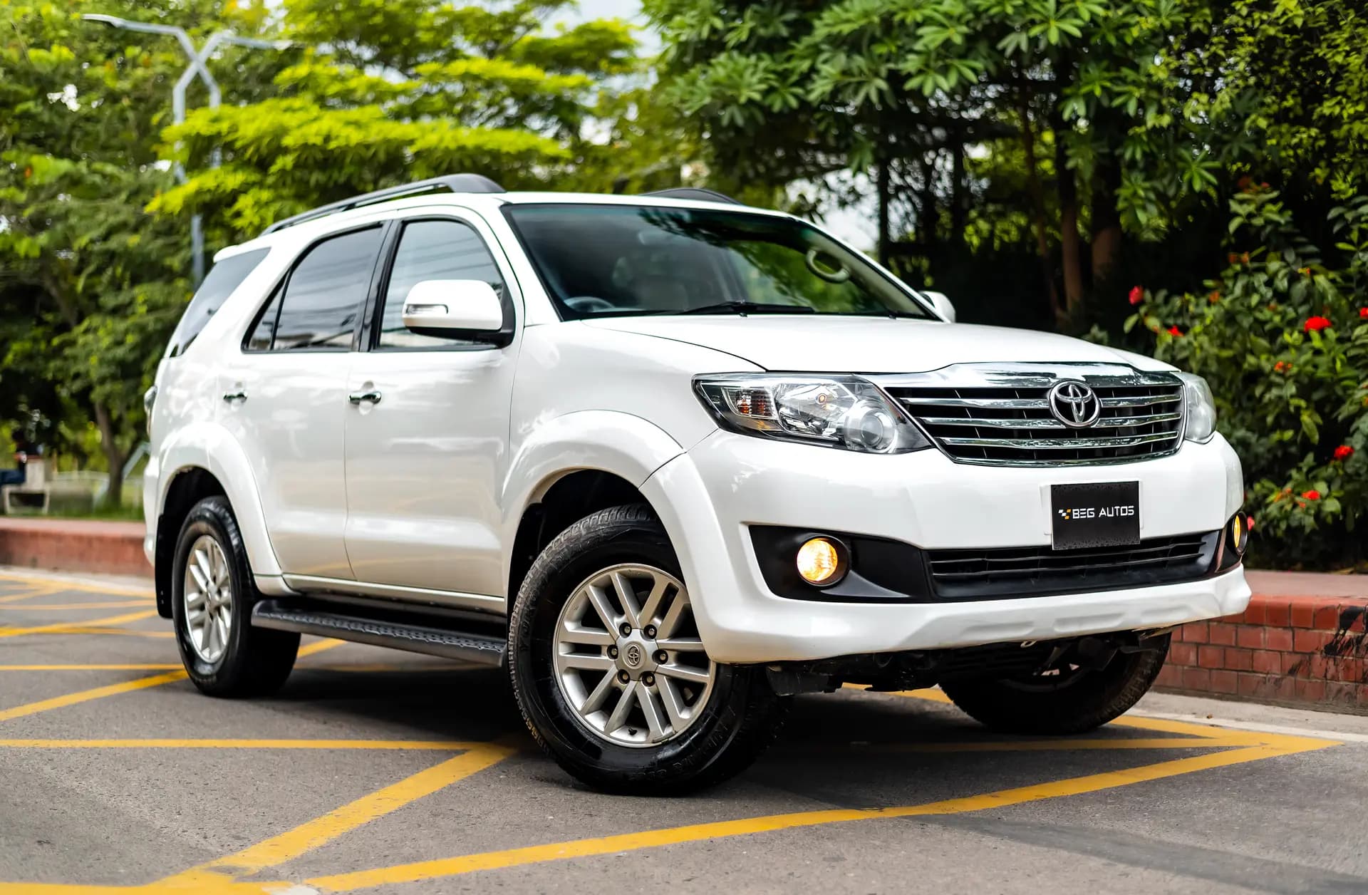 View of Toyota 2011 in White