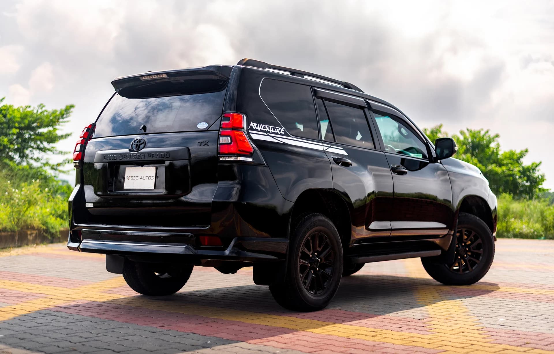 View of 2014 Toyota 2012 in Black