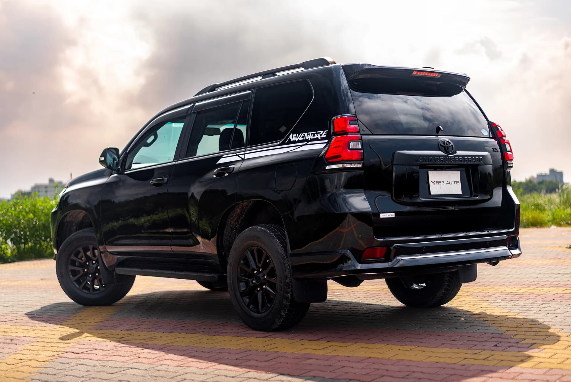 View of 2014 Toyota 2012 in Black