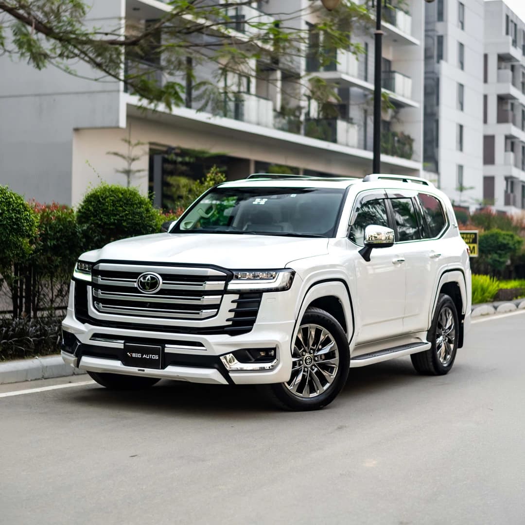 Front view of 2023 Toyota 2022 in White