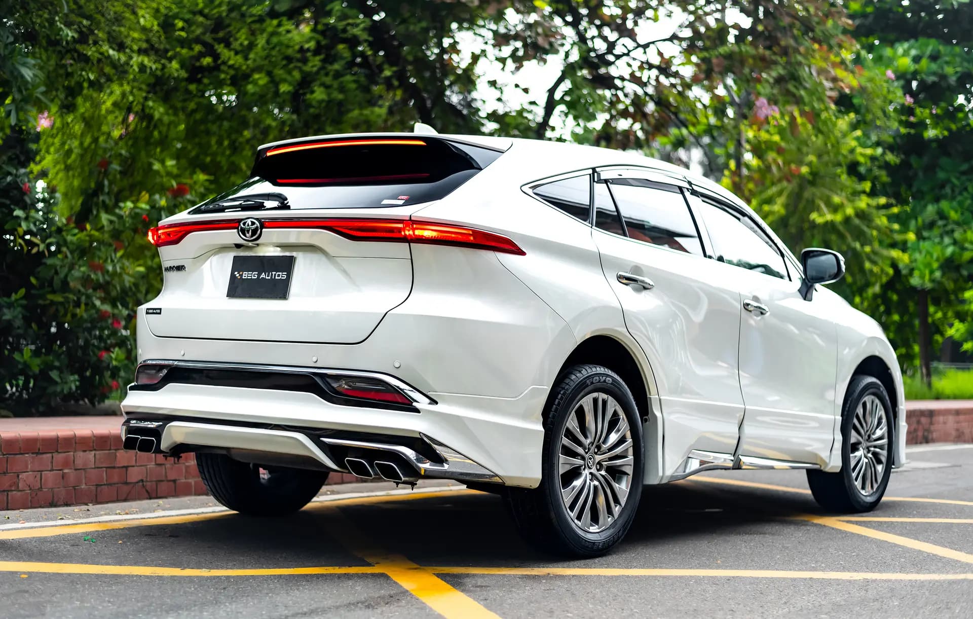 View of 2025 Toyota 2021 in Pearl