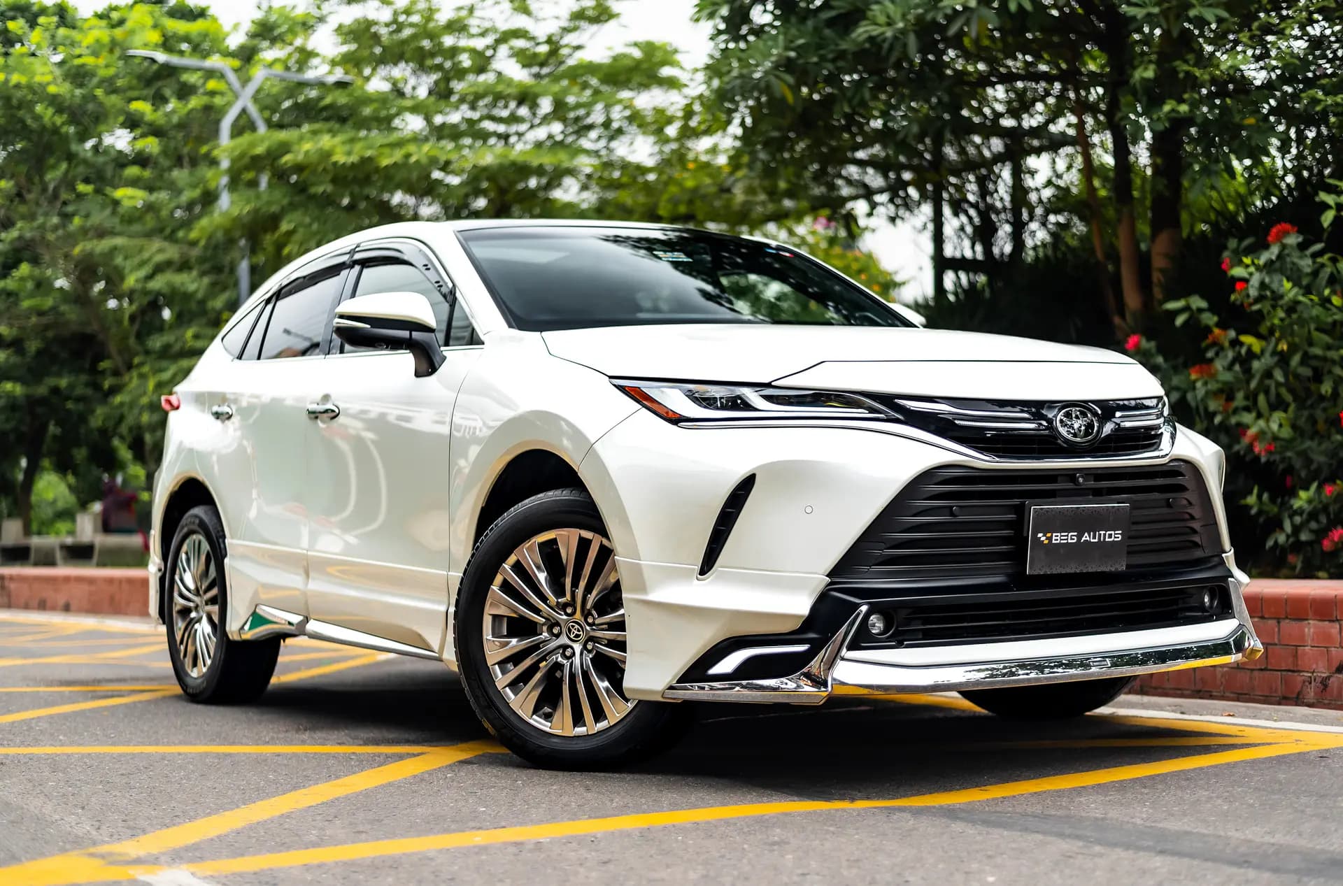 View of 2025 Toyota 2021 in Pearl