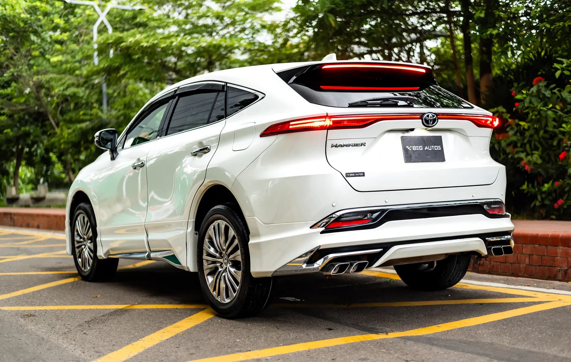 View of 2025 Toyota 2021 in Pearl