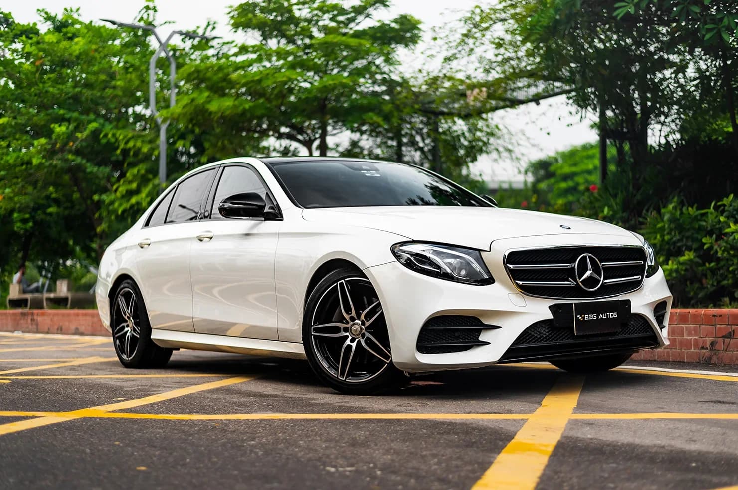 Mercedes-Benz E 200