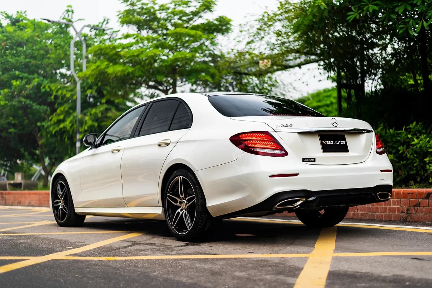 Mercedes-Benz E 200