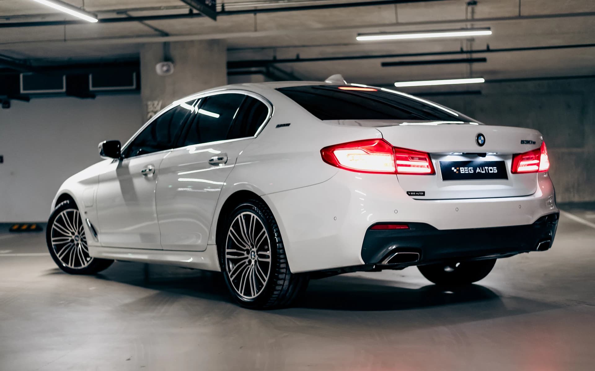 View of 2018 BMW 2017 in White