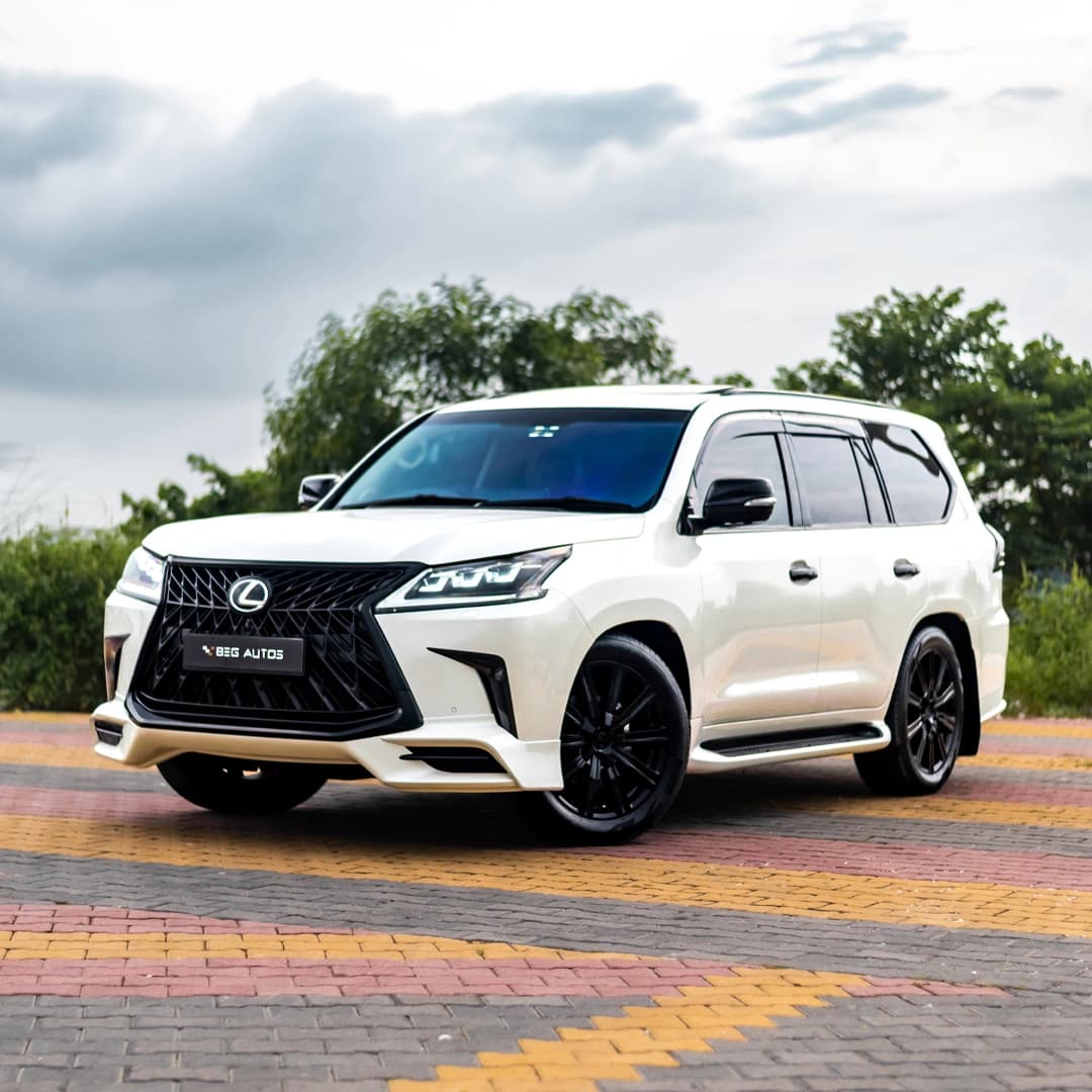 View of 2014 Lexus 2013