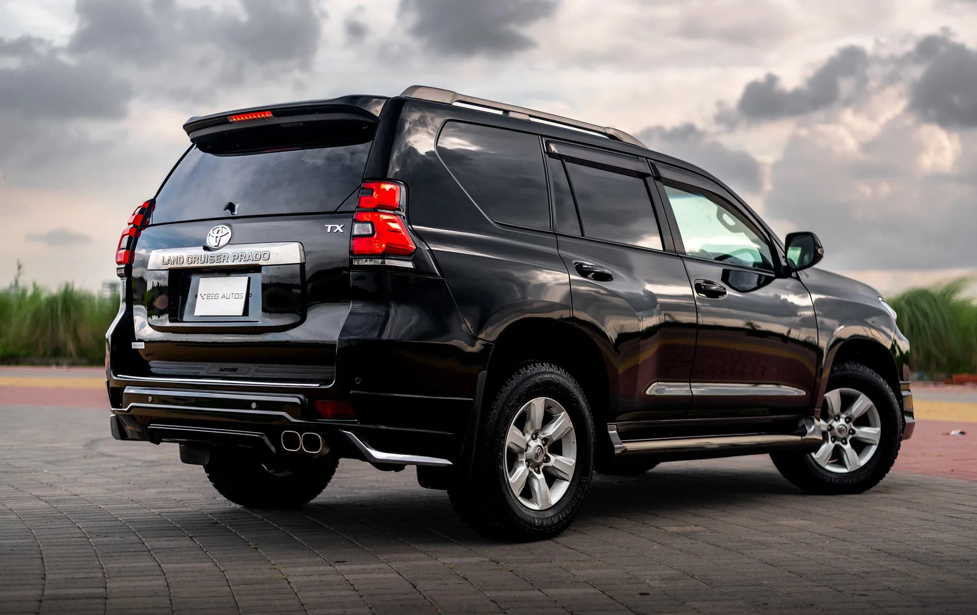 View of 2017 Toyota 2014 in Black