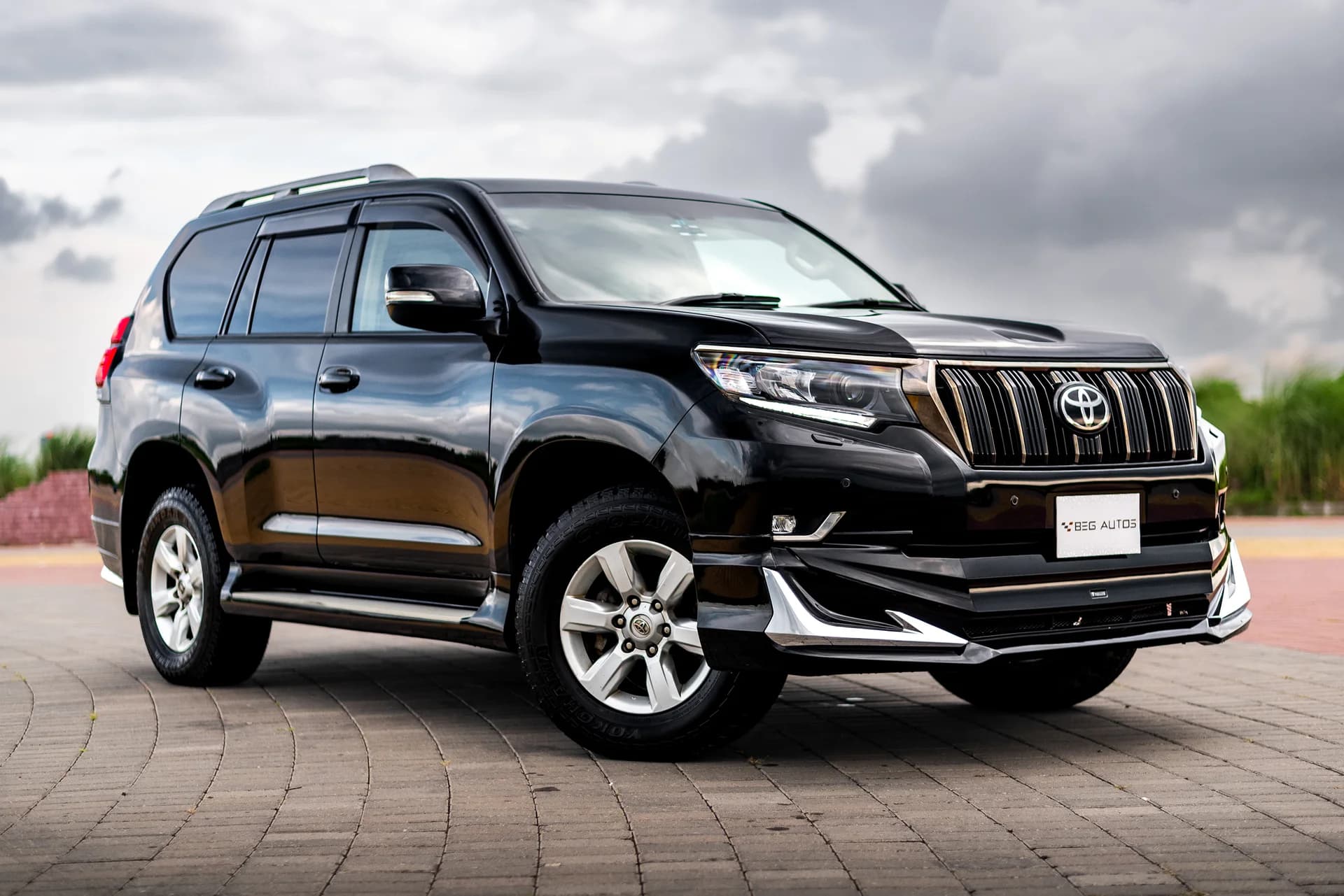 View of 2017 Toyota 2014 in Black