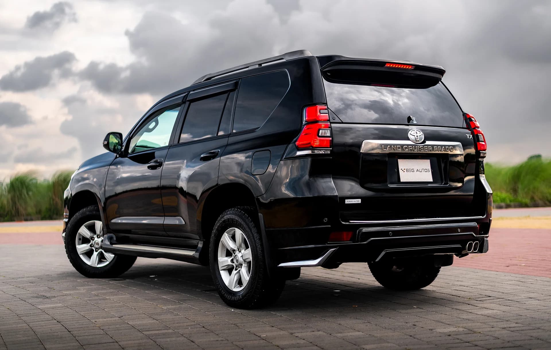 View of 2017 Toyota 2014 in Black