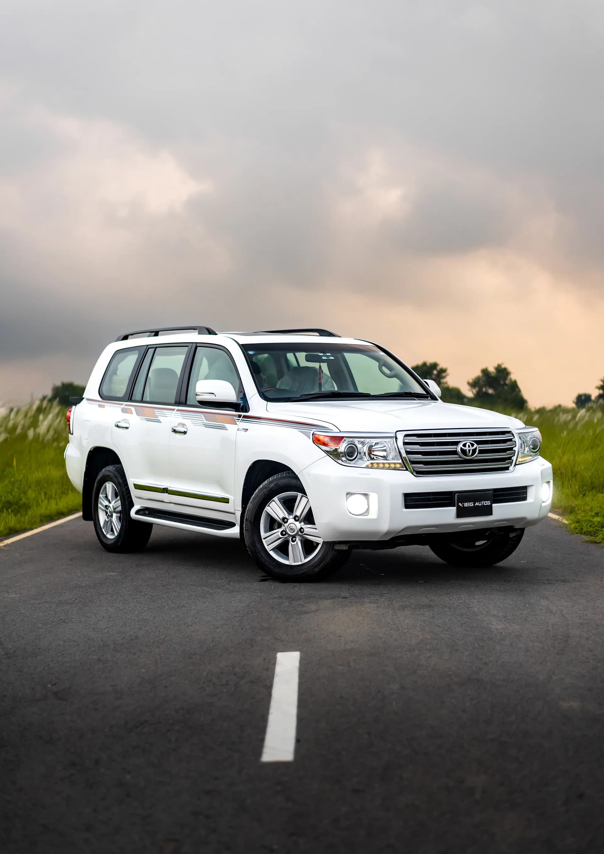 View of 2013 Toyota 2012 in White