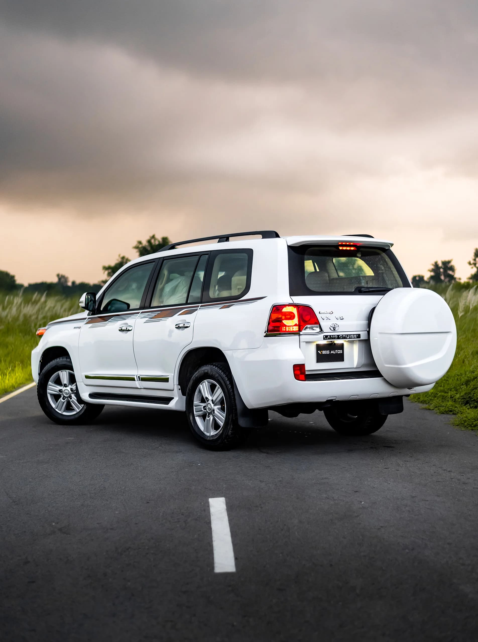 View of 2013 Toyota 2012 in White