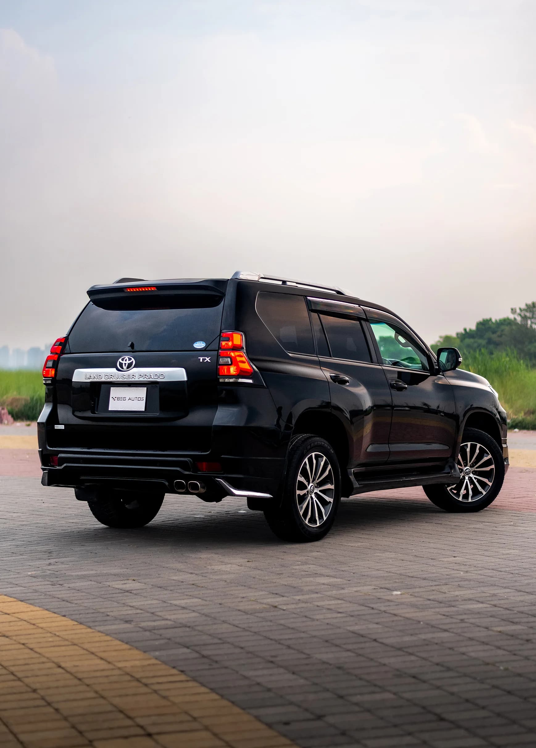 View of 2021 Toyota 2018 in Black