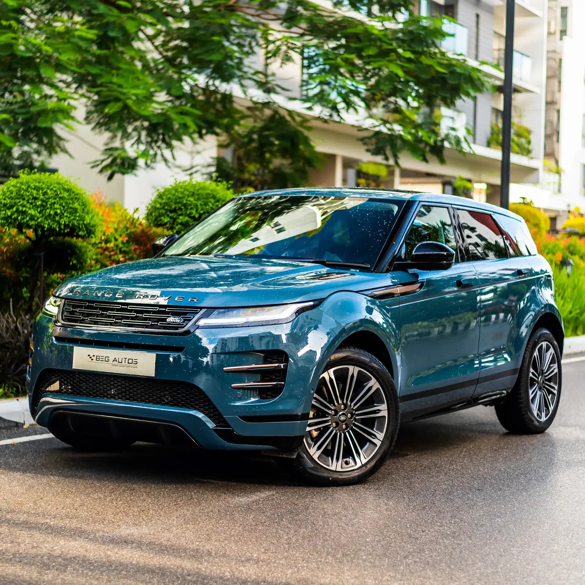 Front view of Land Rover 2025 in Tribeca Blue