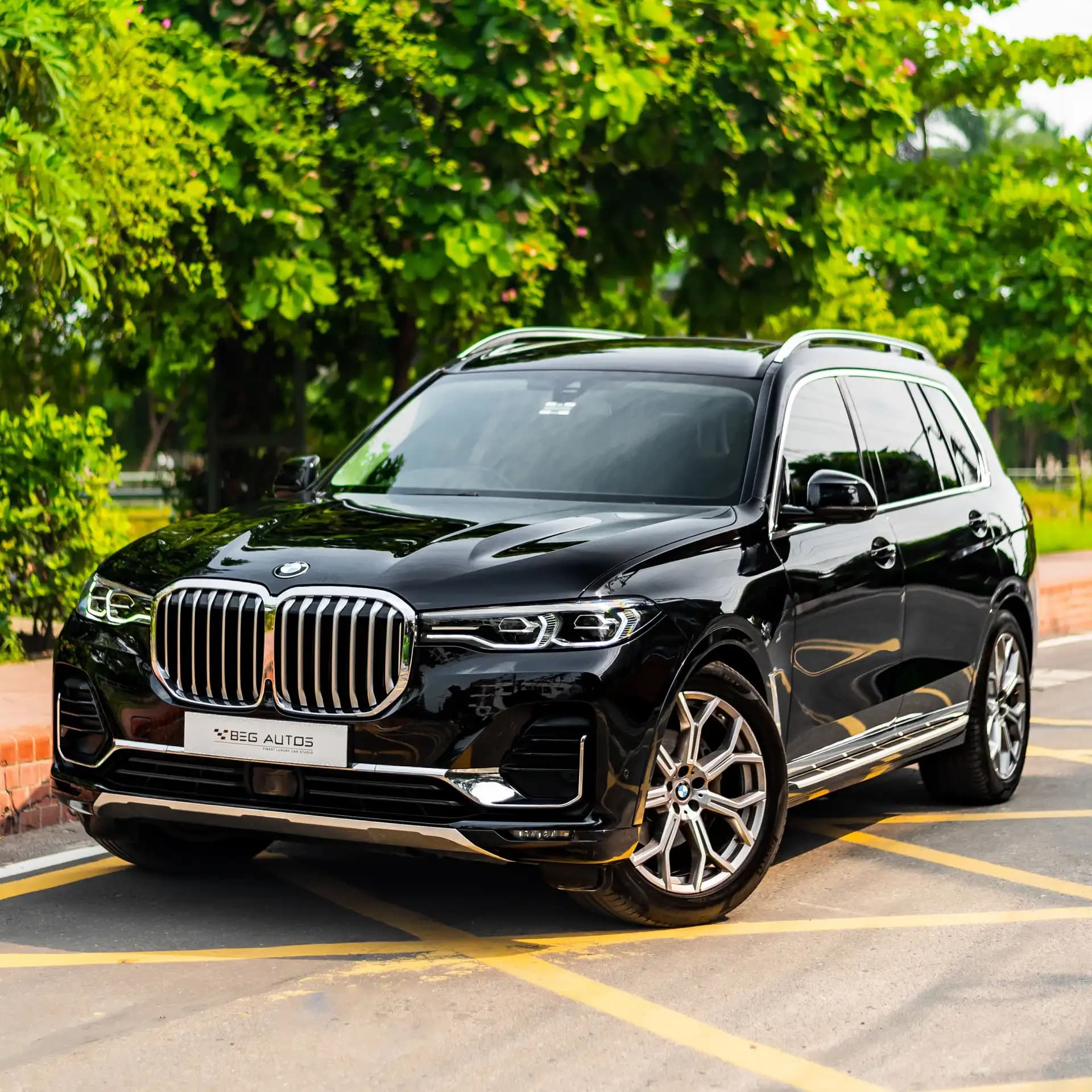 Front view of 2021 BMW 2021 in Black