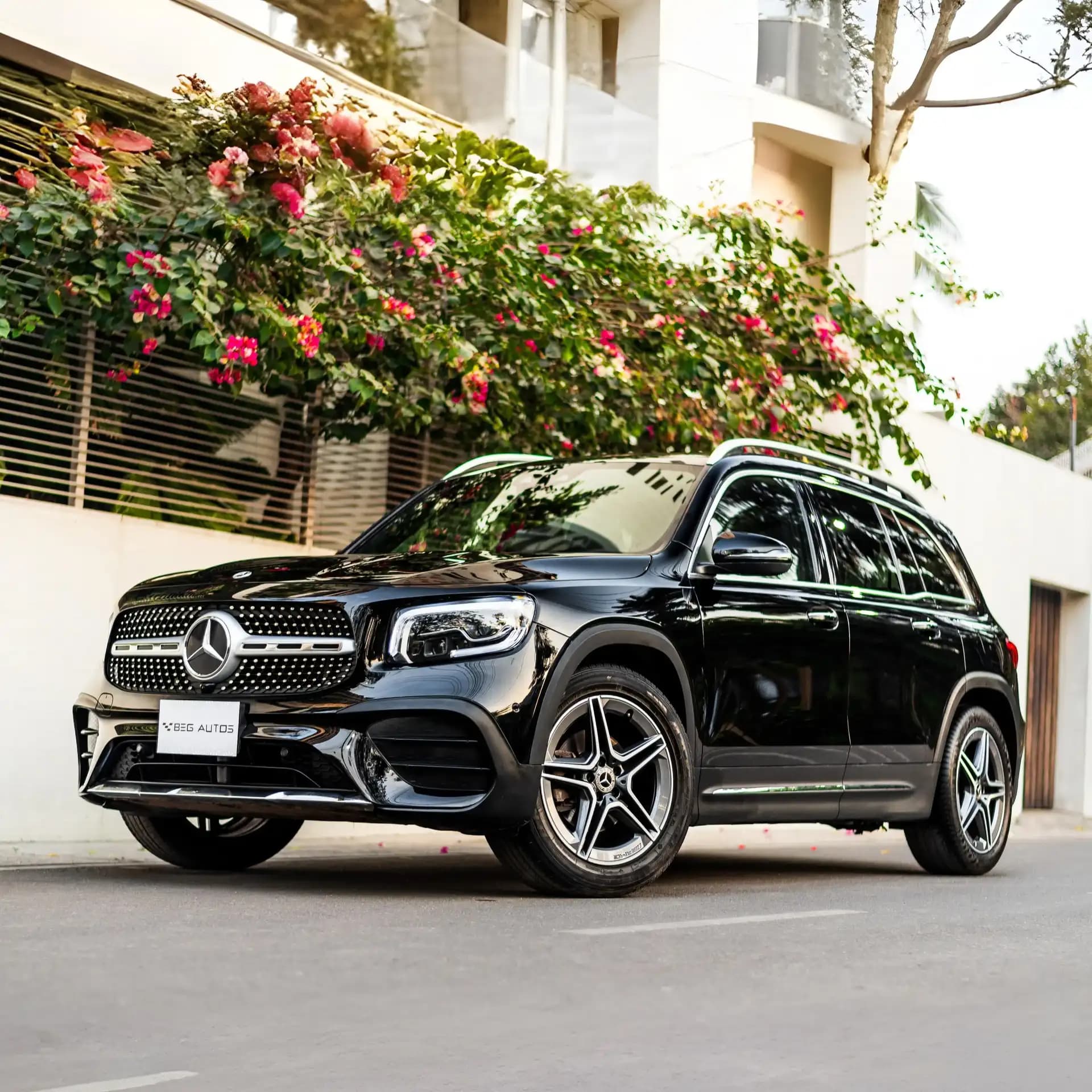 Front view of 2024 Mercedes-Benz 2023 in Black