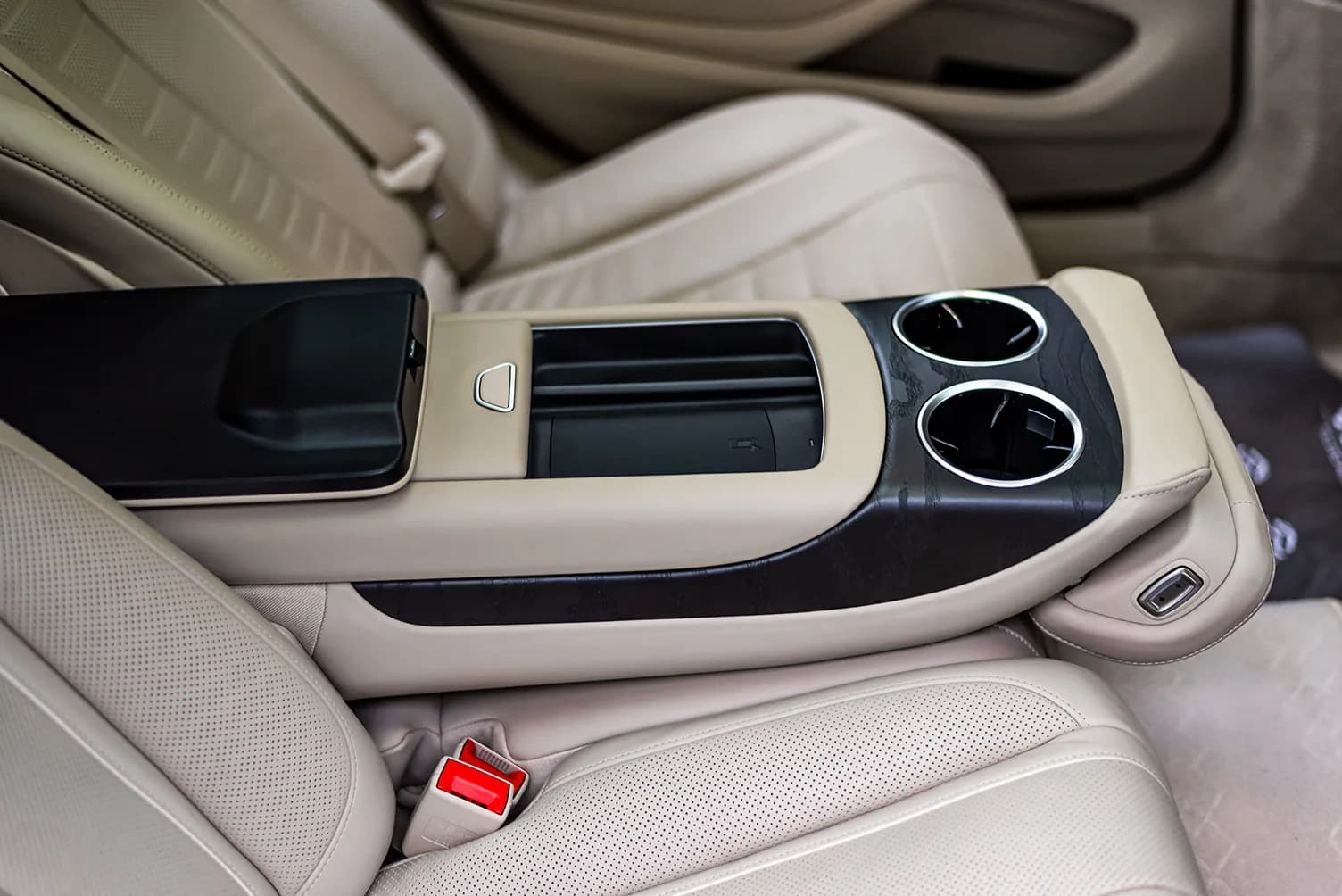 Mercedes-Benz S 560e