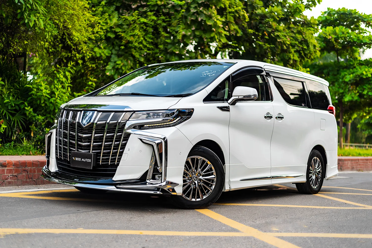 Toyota Alphard  Executive Lounge